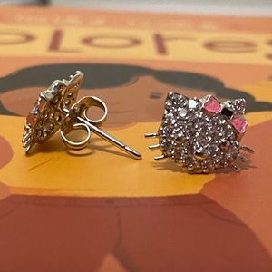 18K white solid gold Hello Kitty earring